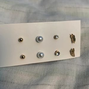 Cute pack of 4 stud earrings
